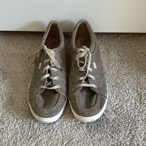 Keds tennis shoe or boat shoe